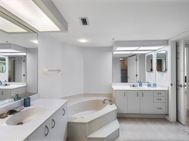 Building Photo - 6650 Sunset Way