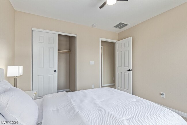 Building Photo - 10212 Starlit Cyn Ct
