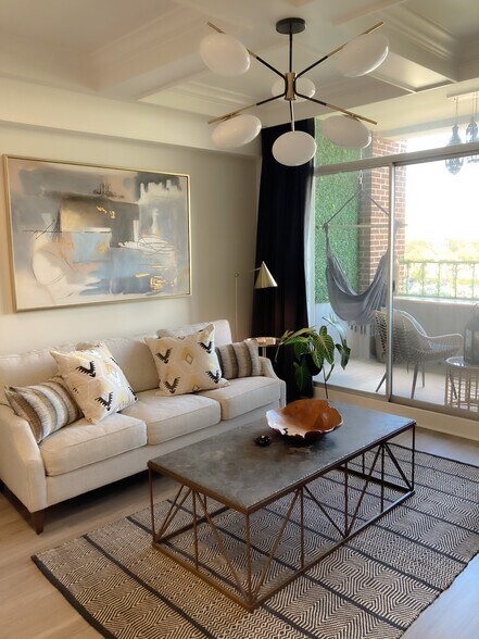 Building Photo - 14 Lockwood Dr