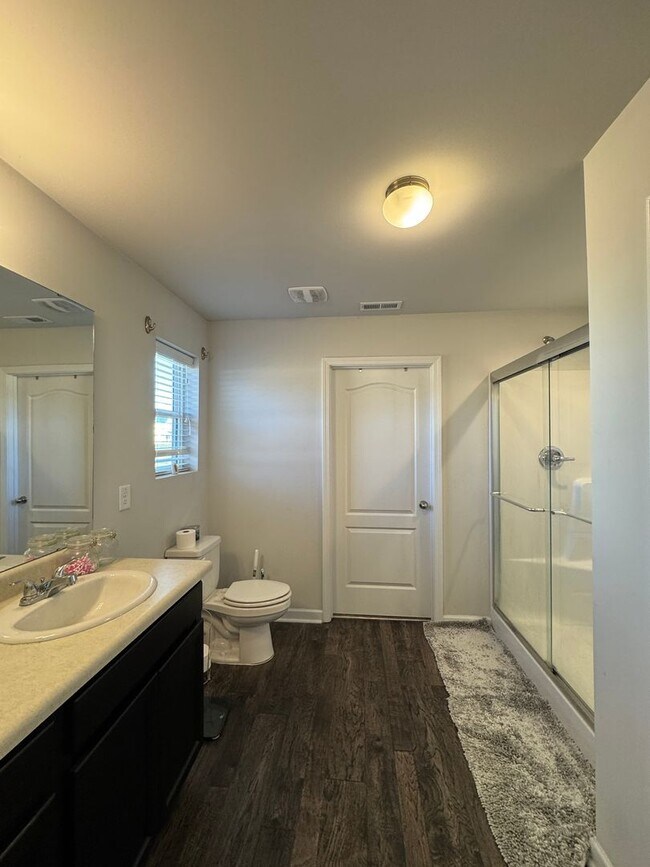 Building Photo - Beautiful 3 Bed 2 Bath Home in Stedman