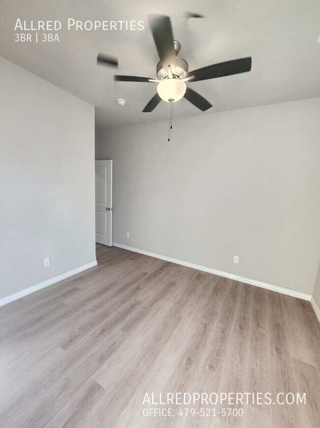 Building Photo - 1608 Casuarina Dr