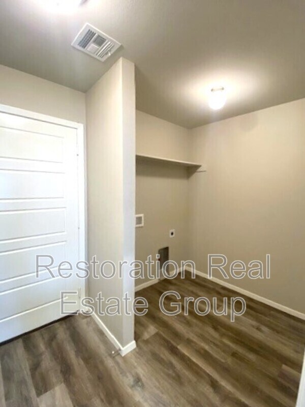 Building Photo - 10010 E 108th Pl N