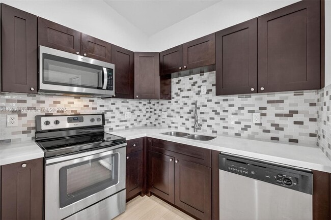 Building Photo - 339 SW 15th St