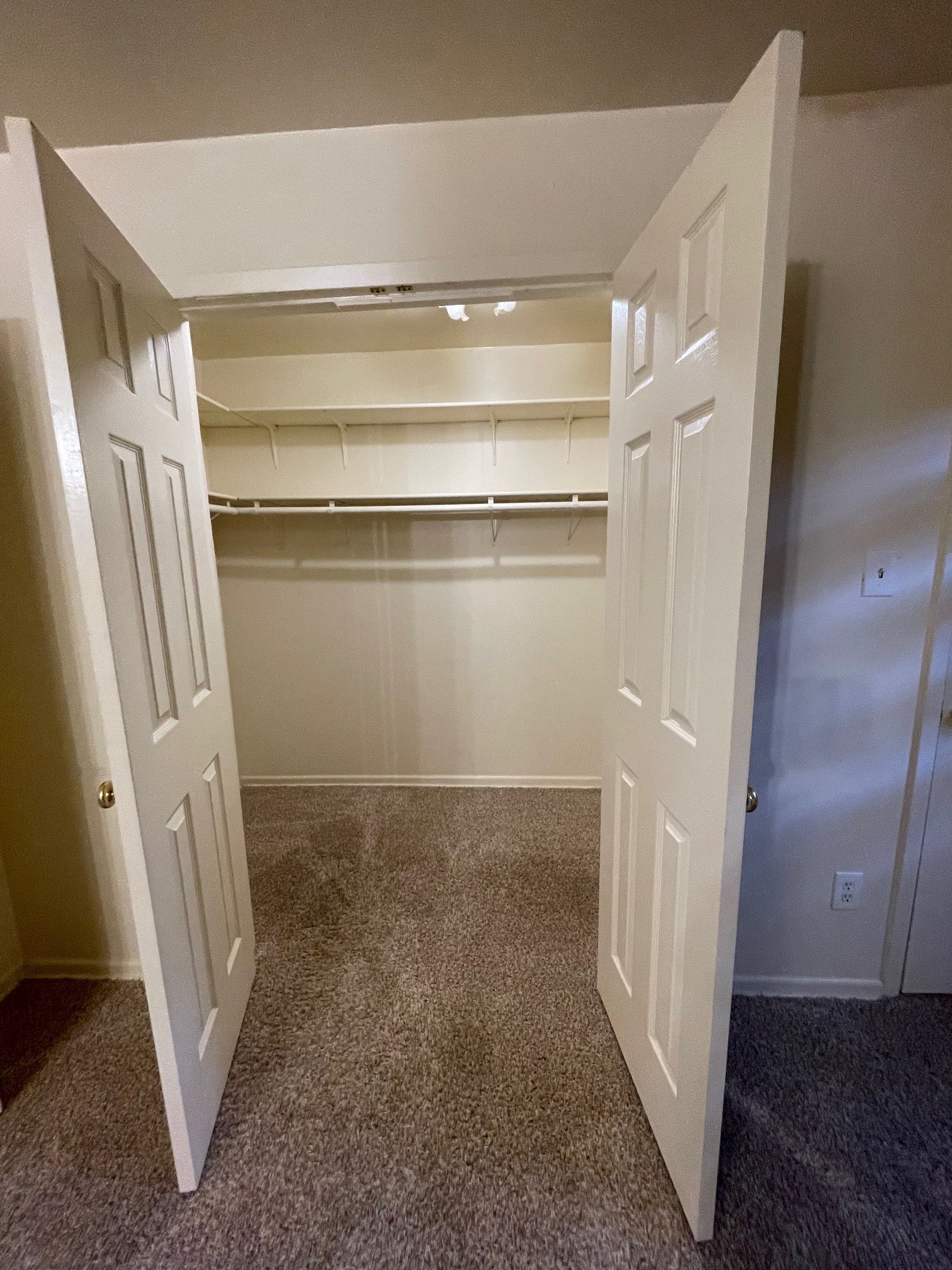 Building Photo - 2627 Old Fort Rd