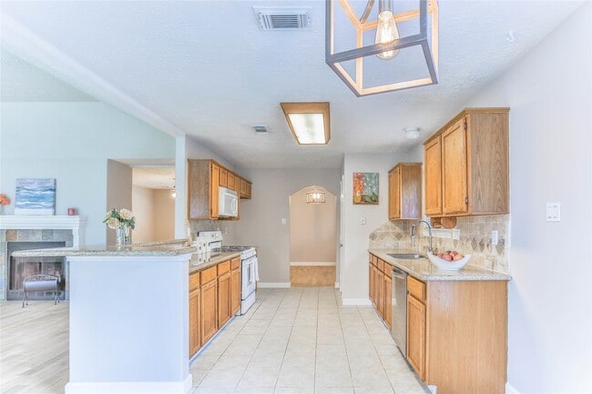 Building Photo - 7110 Yardley Dr