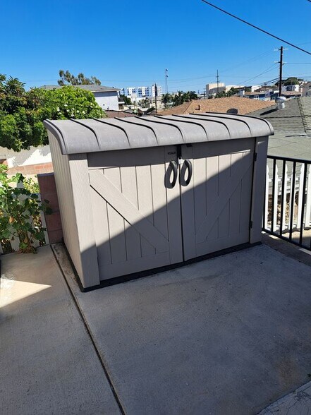 Building Photo - 664 W 3rd St