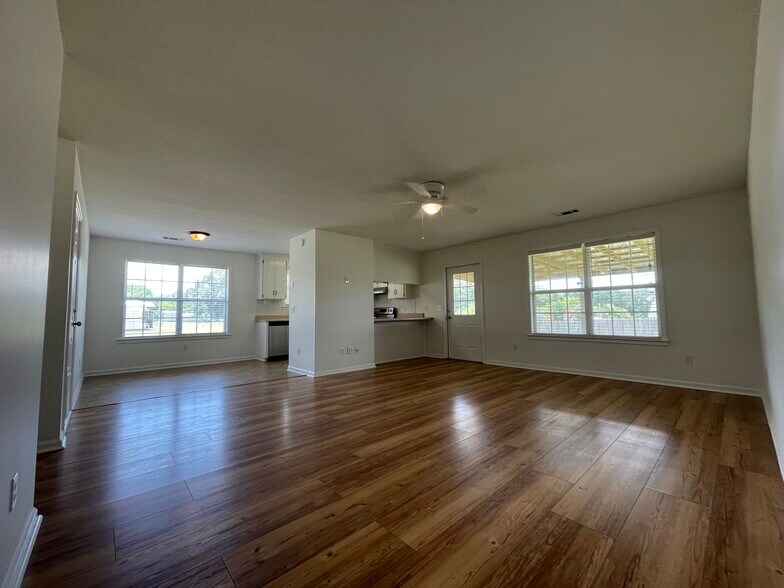 Building Photo - 119 Blake Dr