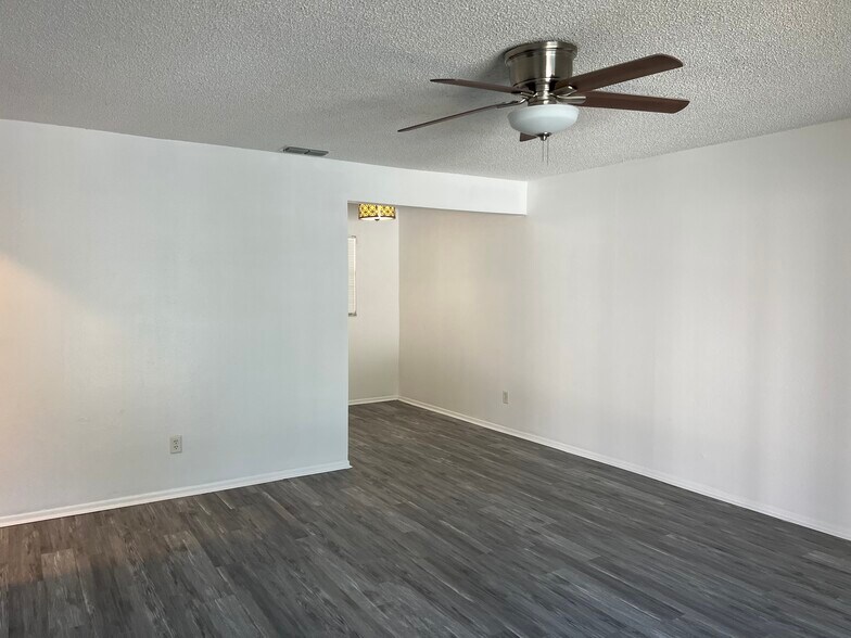 Building Photo - 5521 Bay Blvd