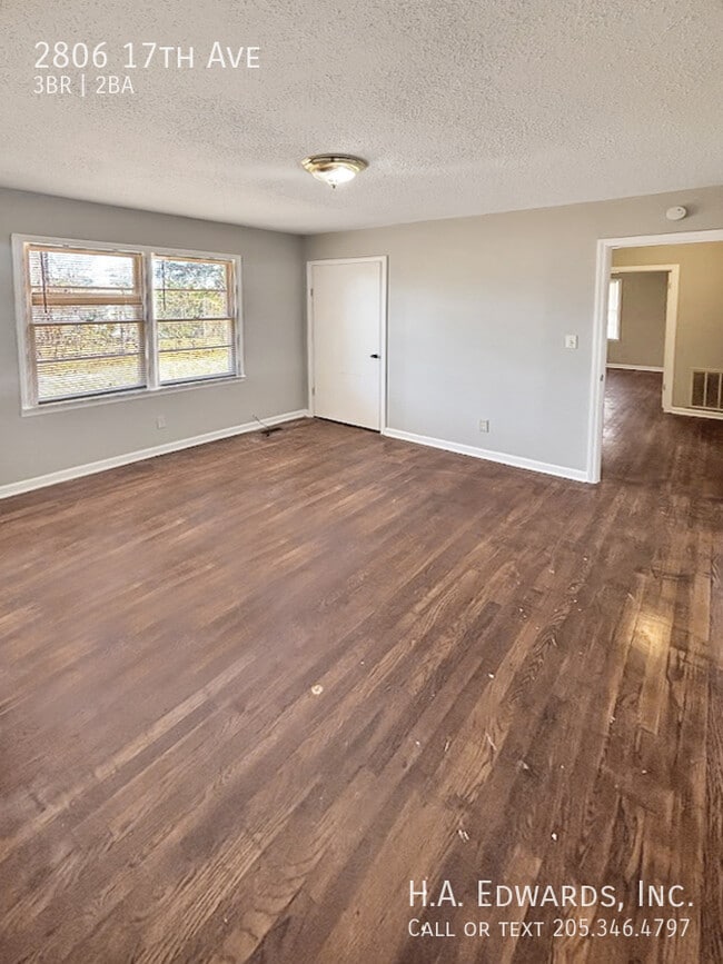 Building Photo - 2806 17th Ave