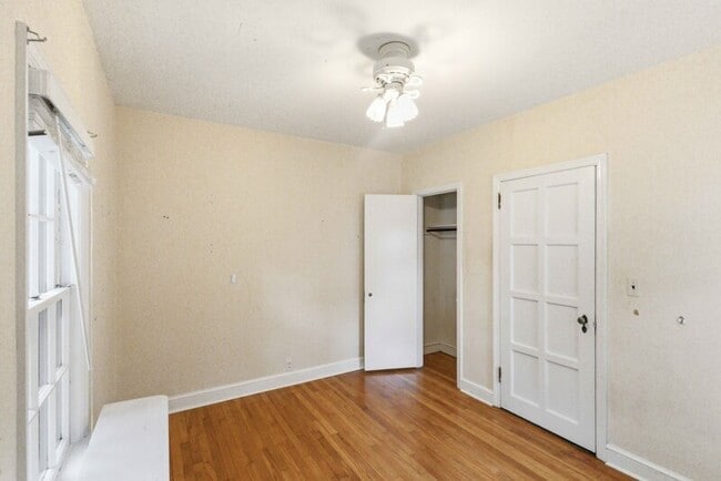 Building Photo - 10 N Elk Ave