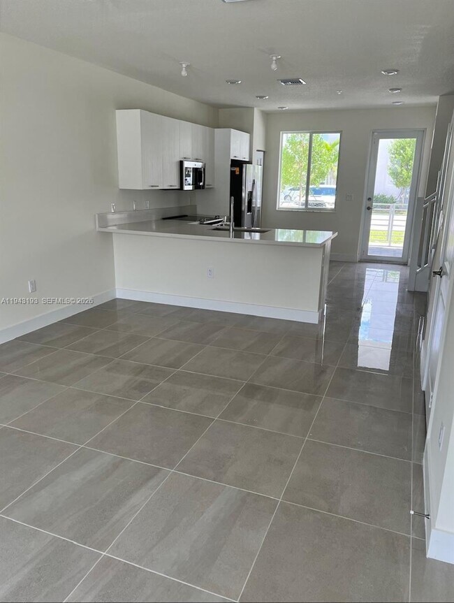 Building Photo - 10300 NW 66th St