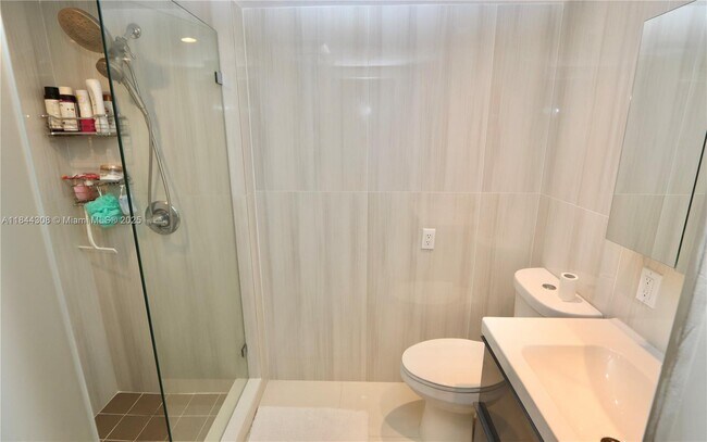 Building Photo - 20350 W Country Club Dr
