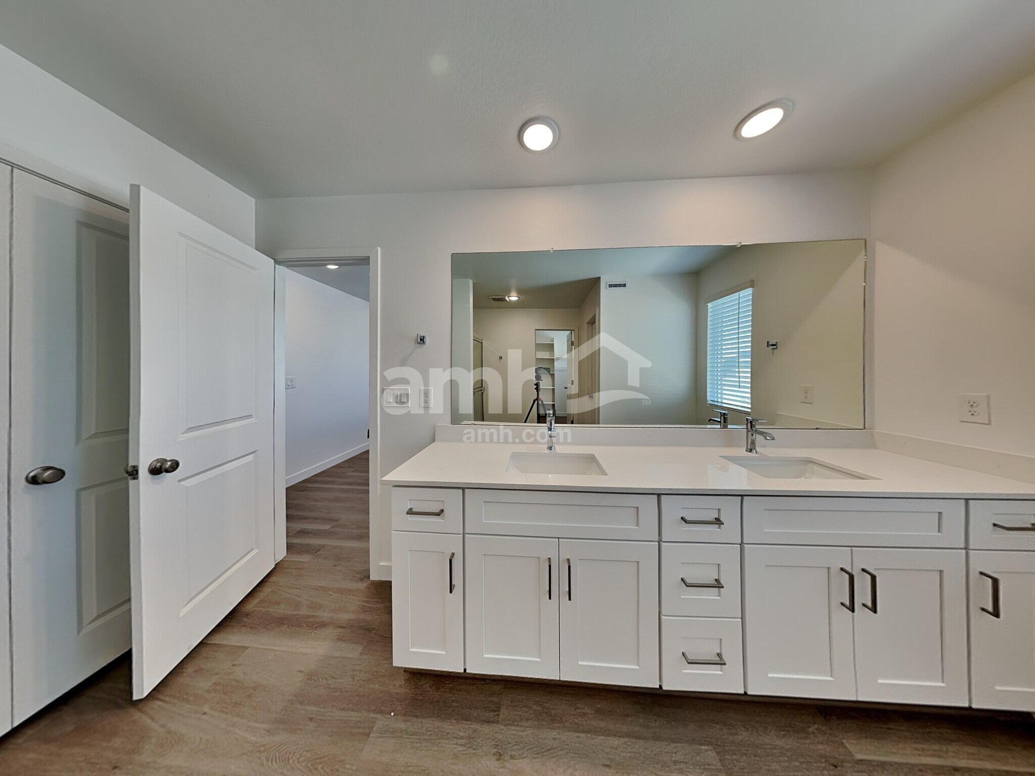 Building Photo - 12627 W Adair Dr