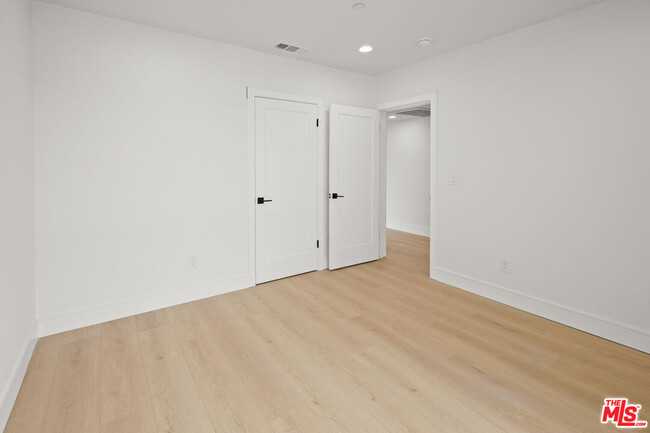 Building Photo - 2700 Fletcher Dr