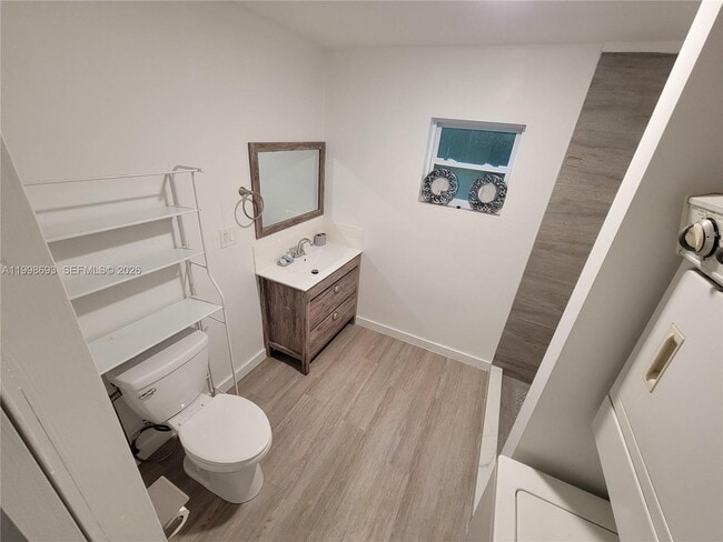 Building Photo - 551 Avenida Del Sur