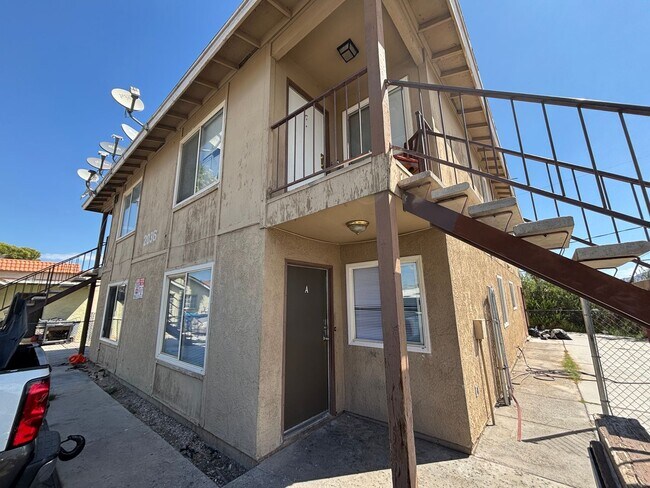 Building Photo - 2036 Crawford St