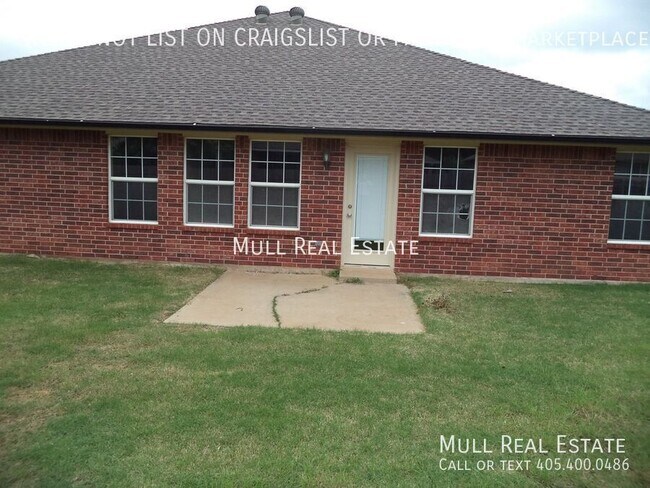 Building Photo - 5404 SE 80th-