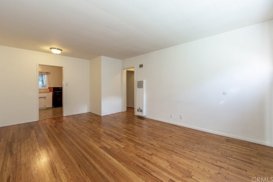 Primary Photo - 1808 E Appleton St