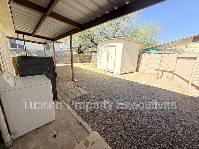 Building Photo - 2925 N Estrella Ave