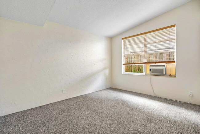 Building Photo - 2431 Key Largo Ln