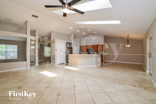 Building Photo - 13219 Lakewind Dr