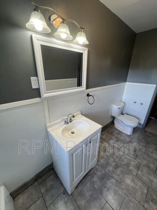 Building Photo - 13189 Sunshine Rd