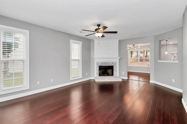 Building Photo - Welcome home to the popular Crossings neig...