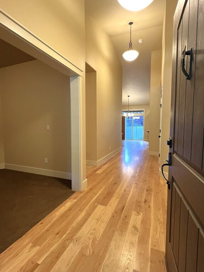 Building Photo - Beautiful 3 bed 2 bath home in The Preserv...