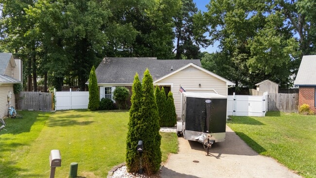Building Photo - 609 Maxwood Ct