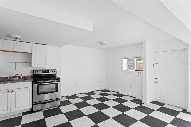 Building Photo - 4103 N Howard Ave