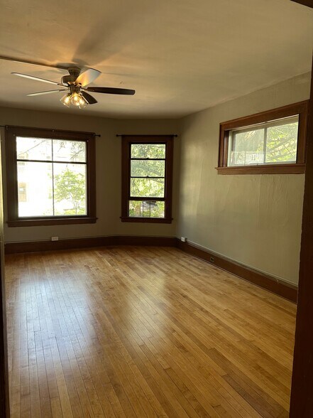 Building Photo - 287 S Winooski Ave