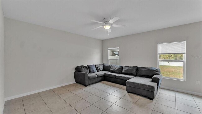 Building Photo - 1450 Haines Dr