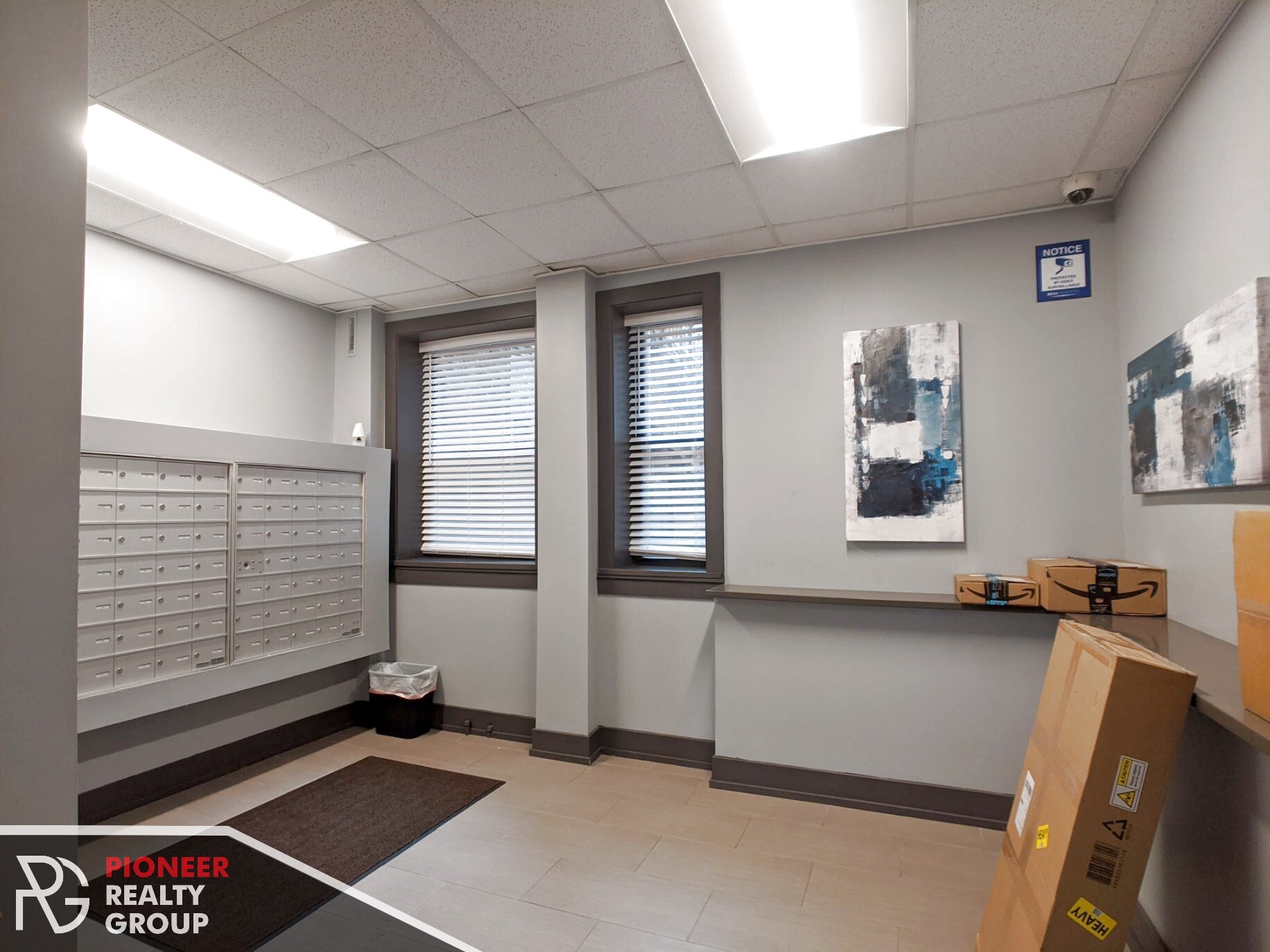 Building Photo - 503 W Belmont Ave