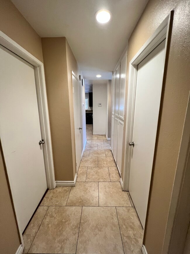 Building Photo - 12541 Softwind Dr