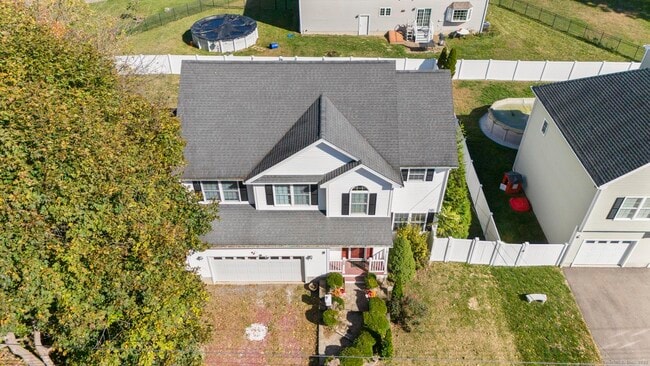 Building Photo - 240 Highland Ave