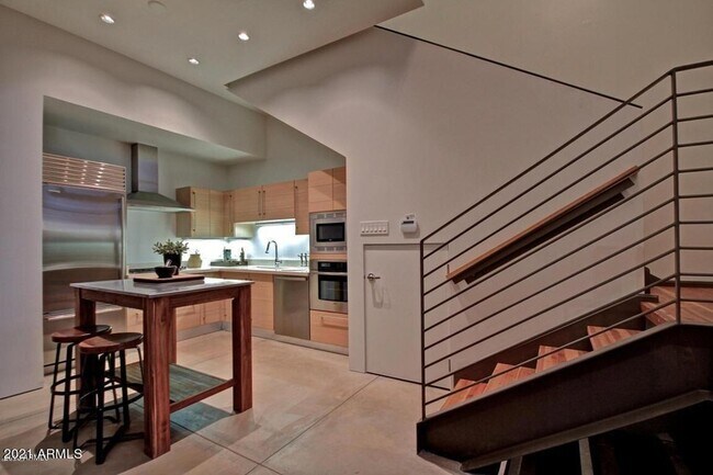 Building Photo - 4747 N Scottsdale Rd