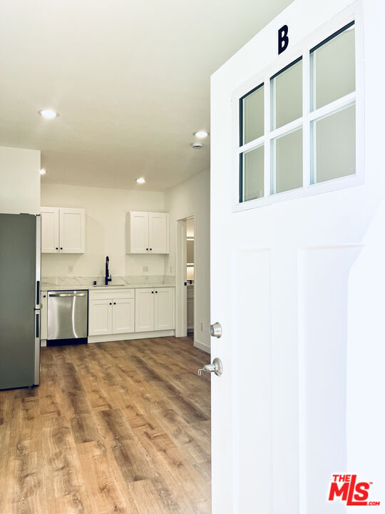 Building Photo - 938 W Glenoaks Blvd