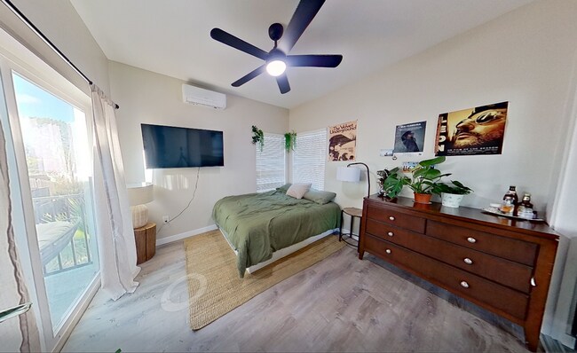 Building Photo - 5162-5166 Ewing St.