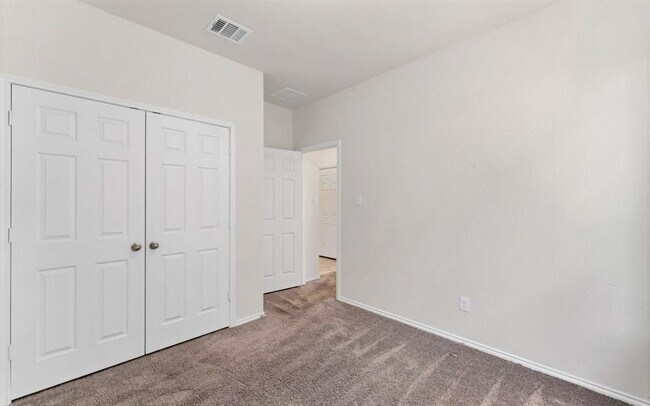 Building Photo - 229 Kennicott Dr