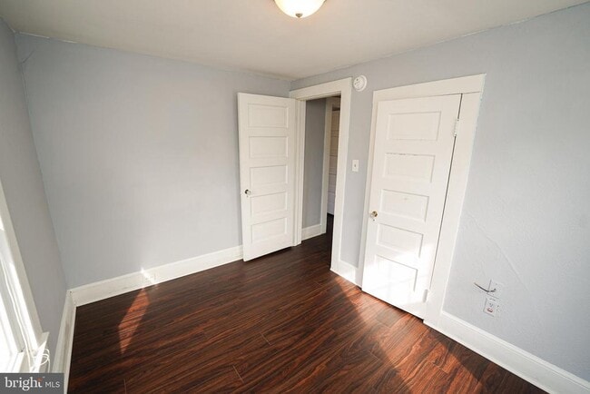 Building Photo - 605 Oak Hill Ave