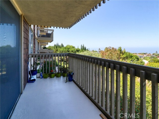 Building Photo - 6542 Ocean Crest Dr