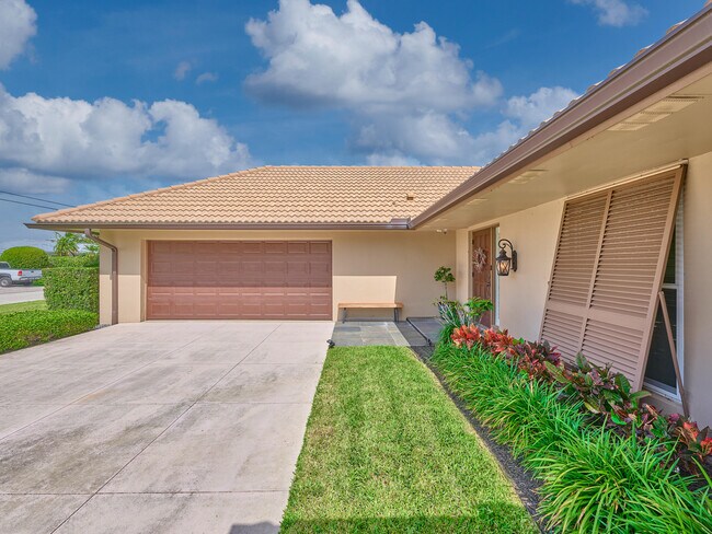 Building Photo - 1090 Fairview Ln
