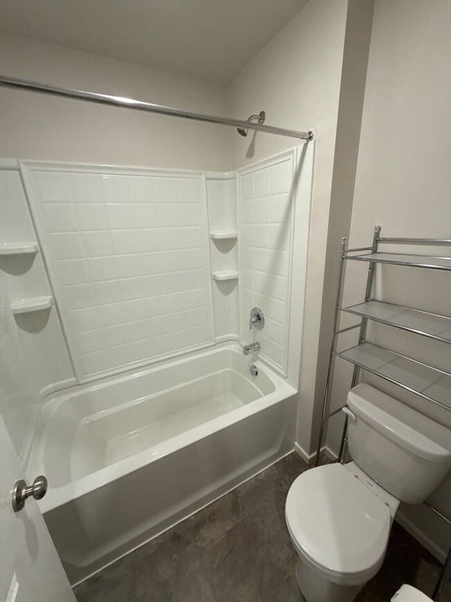 Building Photo - 4770 Daiquiri Ave NE