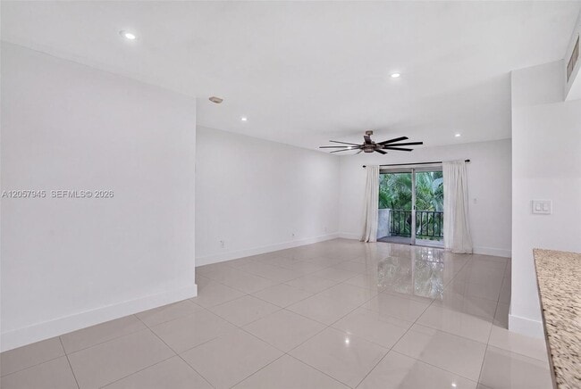 Building Photo - 13707 SW 91st Ct