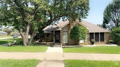 Building Photo - 3726 Cromwell Dr