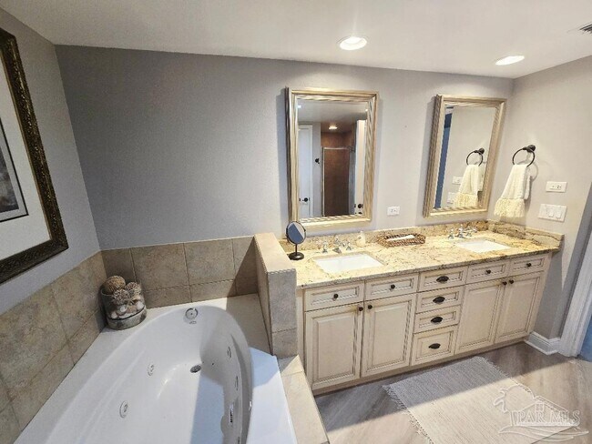 Building Photo - 4 Portofino Dr