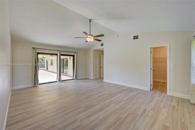 Building Photo - 7120 Hialeah Ln