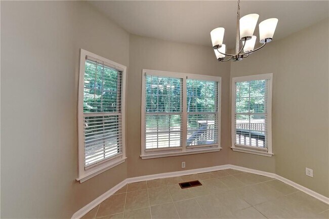 Building Photo - 3215 Aintree Chase