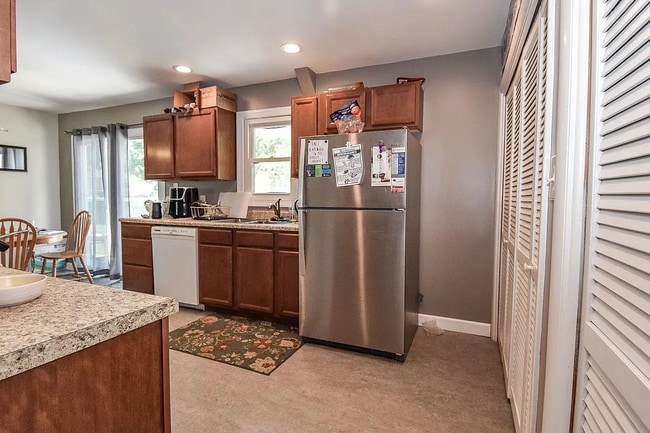 Kitchen - 2611 N Kinser Pike