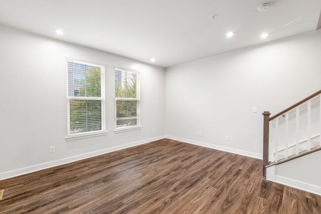 Building Photo - 418 W Tremont Ave